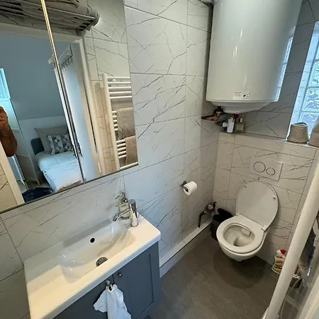 Cyr Apartment *